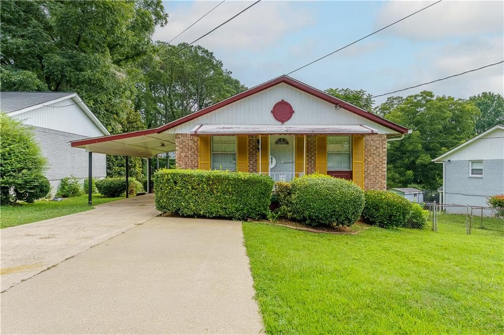 4 bedroom, 2 bathroom, 2,000 sq ft single family residence for sale at 1979 Thomasville Drive, Atlanta, GA 30315