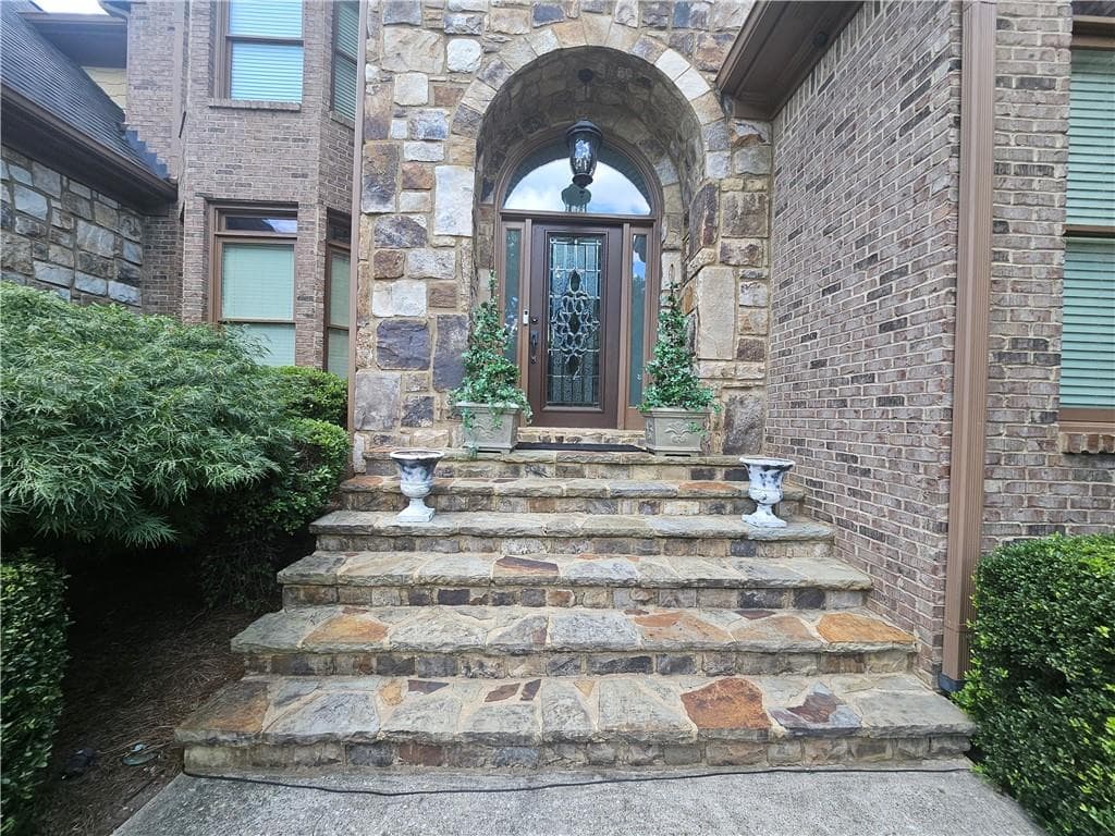 5 bedroom, 5 bathroom, 4,320 sq ft single family residence for sale at 930 Chateau Forest Road, Hoschton, GA 30548 — photo 4