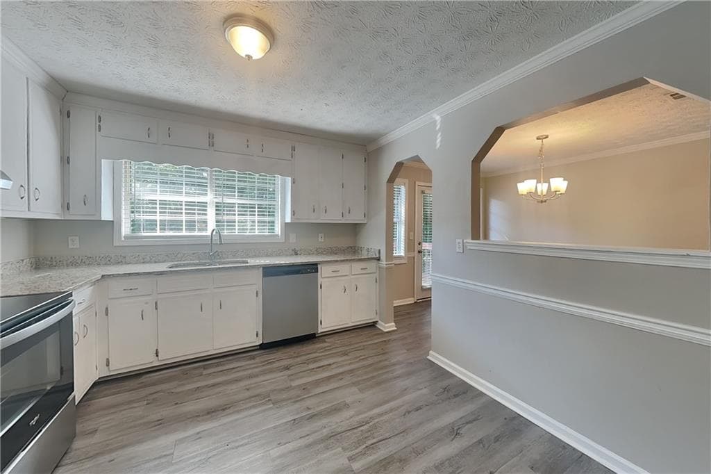 3 bedroom, 2 bathroom, 1,595 sq ft single family residence for rent at 1395 Chalet Circle, Lawrenceville, GA 30043 for $2,195 a month — photo 3