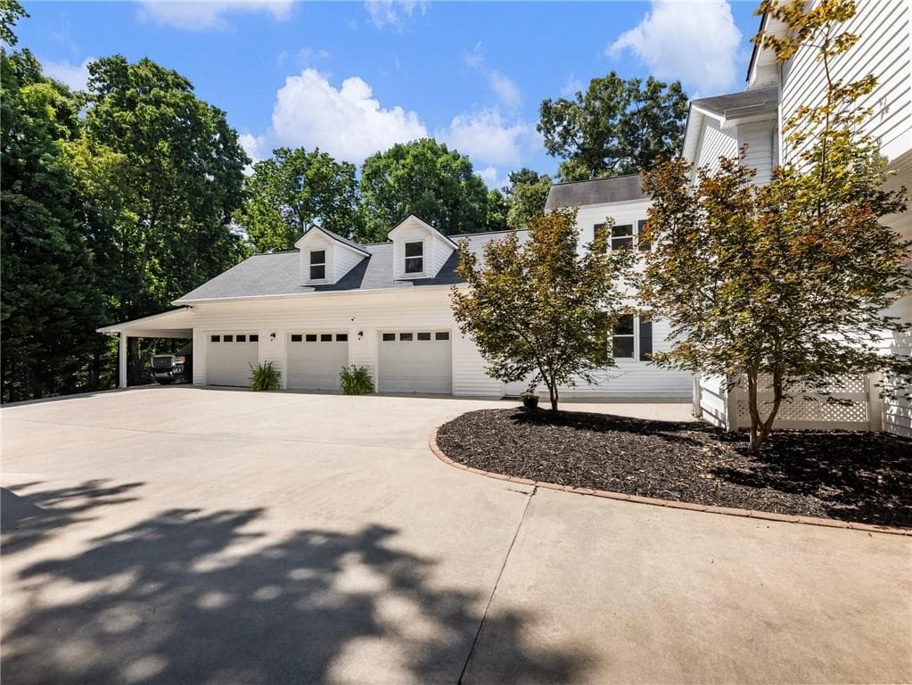 4 bedroom, 3 bathroom, 3,819 sq ft single family residence for rent at 3965 Hamilton View Way, Dacula, GA 30019 for $4,500 a month — photo 2
