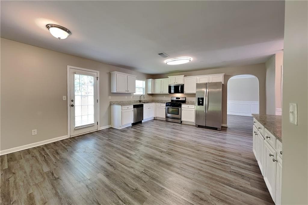 5 bedroom, 3 bathroom, 3,236 sq ft single family residence for rent at 98 Margaret Crossing, Dallas, GA 30132 for $2,445 a month — photo 4
