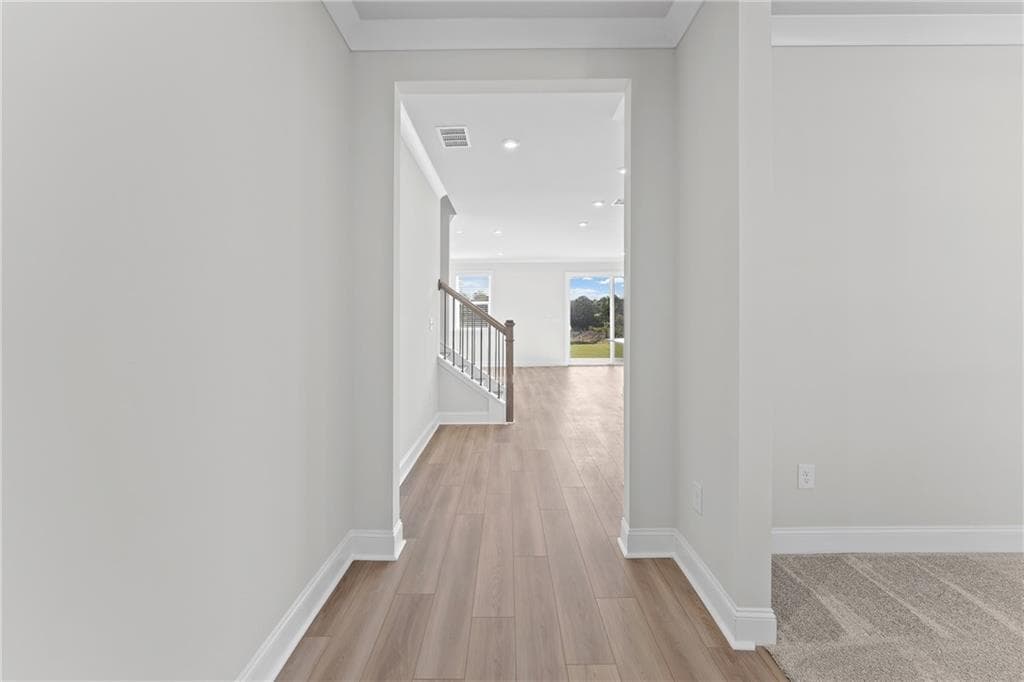 5 bedroom, 3 bathroom, 2,659 sq ft single family residence for sale at 118 Kenney Way, Locust Grove, GA 30248 — photo 4