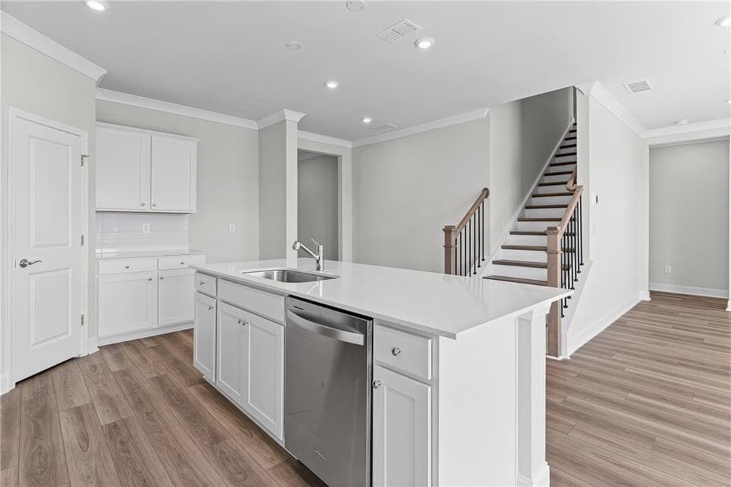 5 bedroom, 3 bathroom, 2,659 sq ft single family residence for sale at 118 Kenney Way, Locust Grove, GA 30248 — photo 8