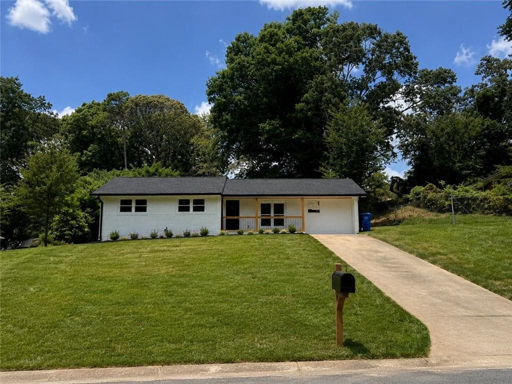 3 bedroom, 2 bathroom, 1,320 sq ft single family residence for sale at 2792 Flagstone Drive, Atlanta, GA 30316 — photo 1 of 25