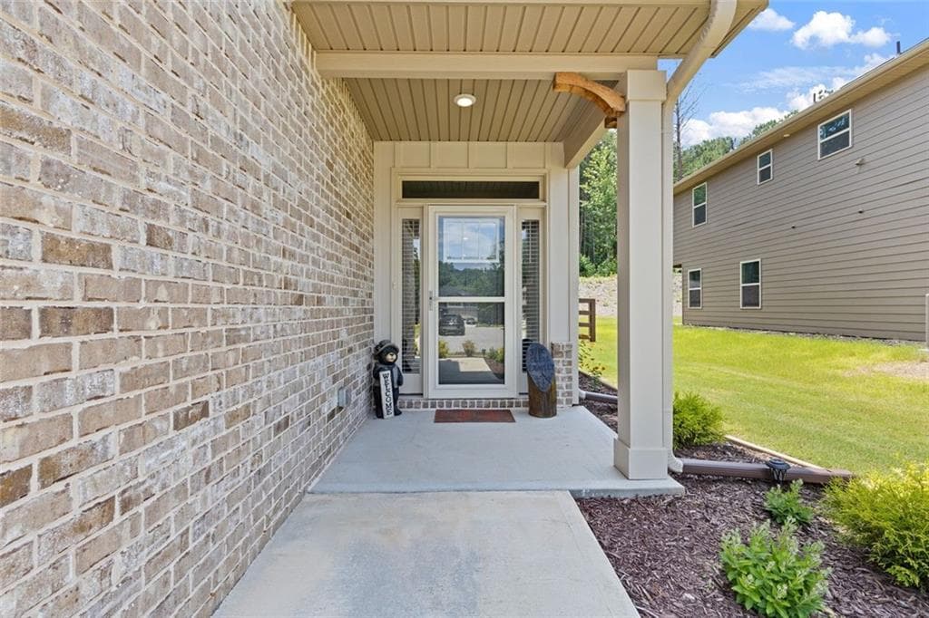 4 bedroom, 3 bathroom, 2,408 sq ft single family residence under contract at 312 Magnolia Villas Drive, Cornelia, GA 30531 — photo 8