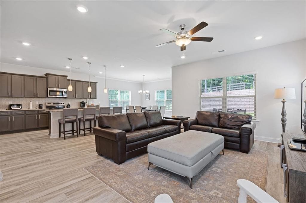 4 bedroom, 3 bathroom, 2,408 sq ft single family residence under contract at 312 Magnolia Villas Drive, Cornelia, GA 30531 — photo 10