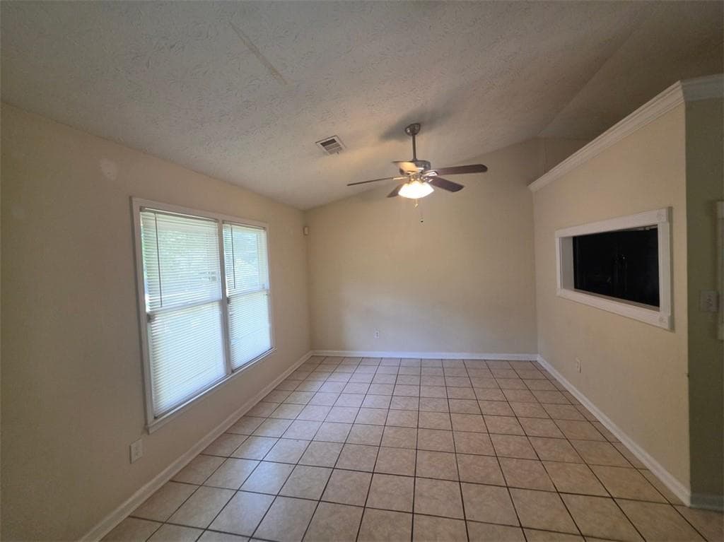 3 bedroom, 2 bathroom, 1,392 sq ft single family residence under contract at 972 Riva Ridge Drive, Norcross, GA 30093 — photo 2