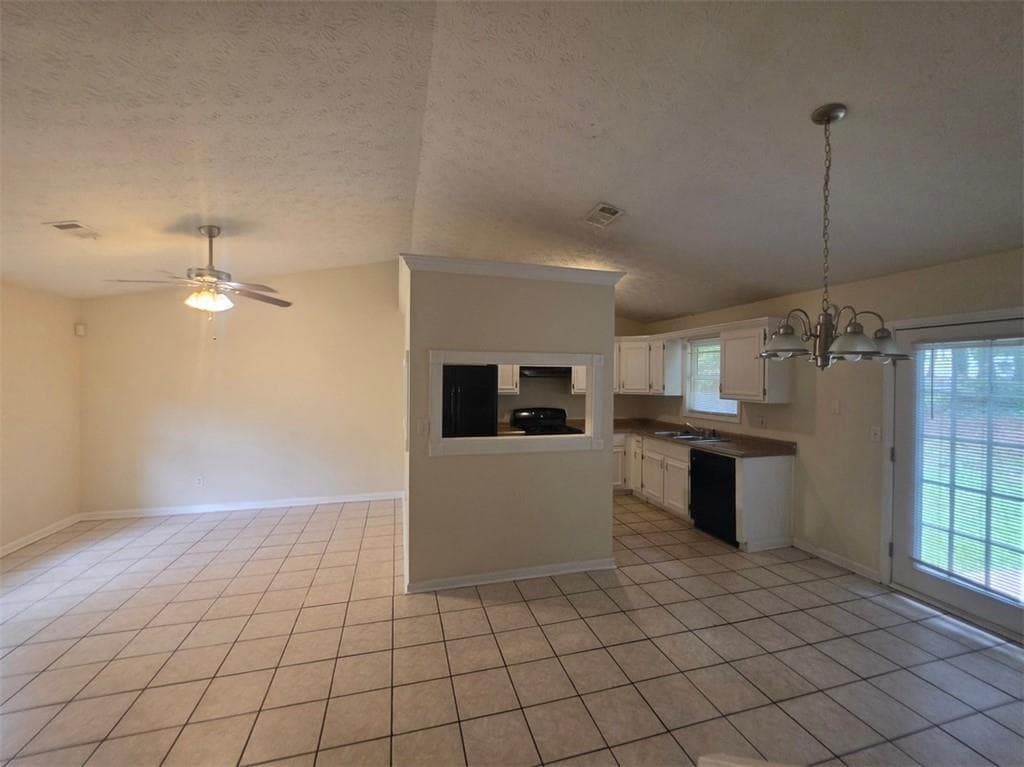 3 bedroom, 2 bathroom, 1,392 sq ft single family residence under contract at 972 Riva Ridge Drive, Norcross, GA 30093 — photo 4