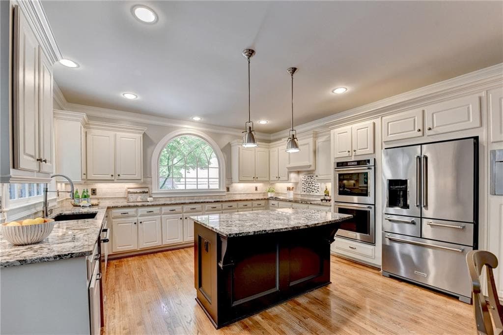 5 bedroom, 5 bathroom, 6,213 sq ft single family residence under contract at 9590 Rod Road, Alpharetta, GA 30022 — photo 5
