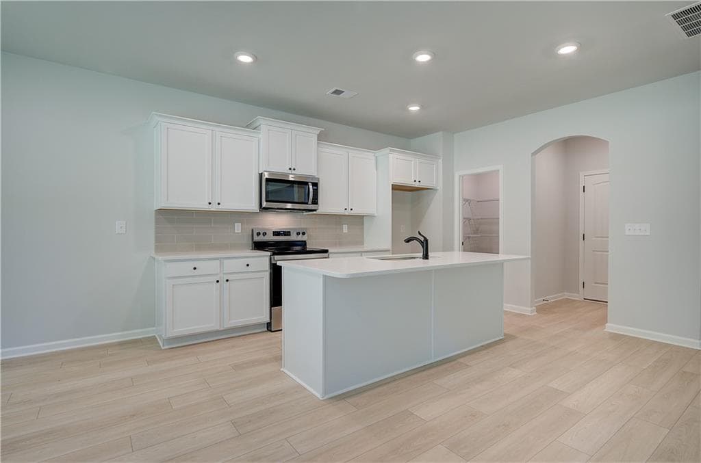 4 bedroom, 3 bathroom, 2,502 sq ft single family residence for sale at 337 Tulip Drive, Covington, GA 30016 — photo 9