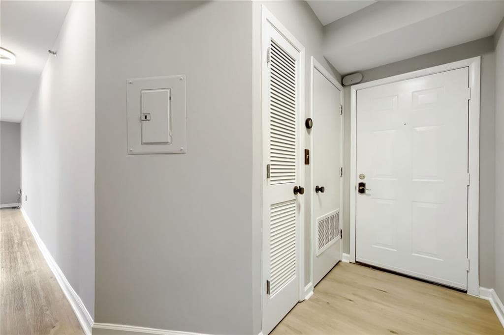 1 bedroom, 1 bathroom, 457 sq ft condominium for sale at 1280 W Peachtree Street 3414, Atlanta, GA 30309 — photo 4