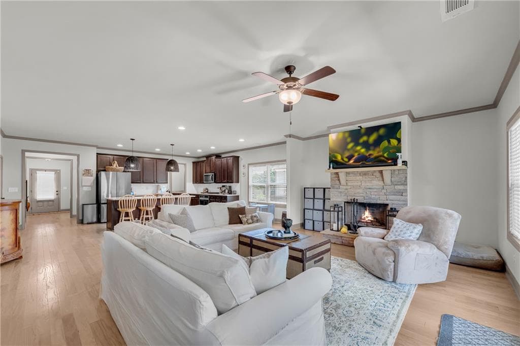 5 bedroom, 4 bathroom, 3,164 sq ft single family residence for sale at 6490 Providence Lake Drive, Gainesville, GA 30506 — photo 5