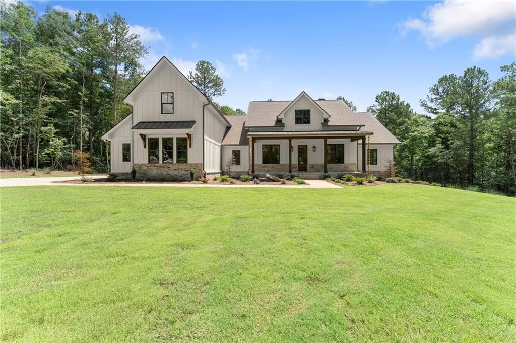 5 bedroom, 5 bathroom, 6,286 sq ft single family residence under contract at 305 Harmony Gates Drive, Commerce, GA 30530 — photo 4