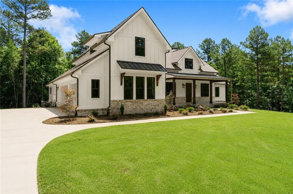 5 bedroom, 5 bathroom, 6,286 sq ft single family residence under contract at 305 Harmony Gates Drive, Commerce, GA 30530 — photo 6