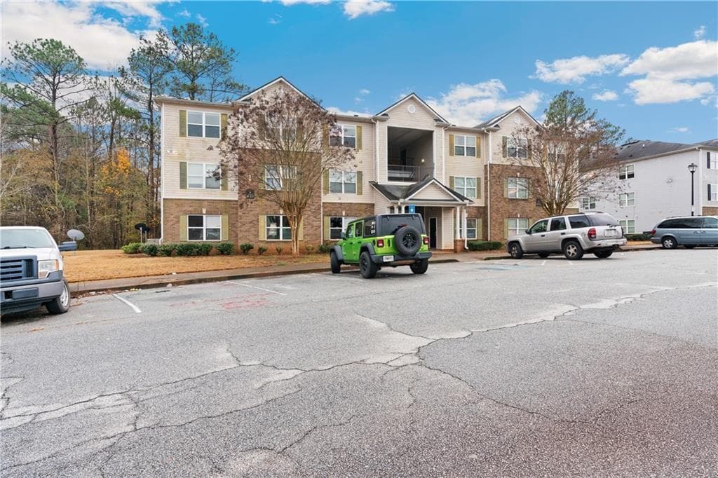 3 bedroom, 2 bathroom, 1,292 sq ft condominium for rent at 6104 Waldrop Place, Decatur, GA 30034 for $1,670 a month — photo 3