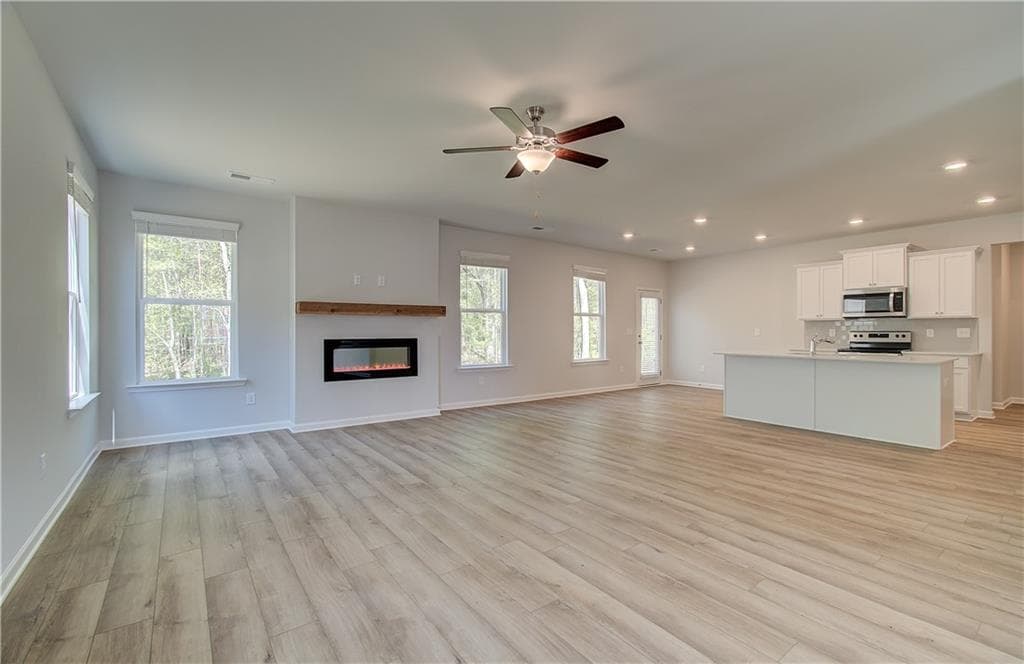 4 bedroom, 4 bathroom, 2,736 sq ft single family residence for sale at 338 Tulip Drive, Covington, GA 30016 — photo 7