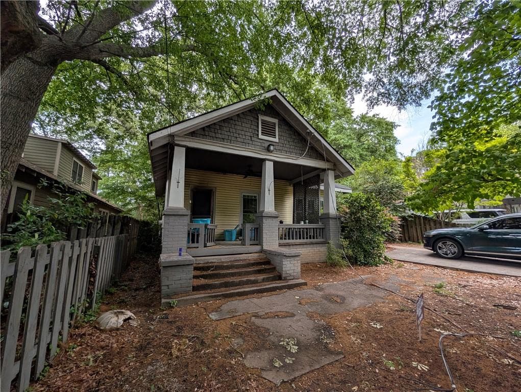 3 bedroom, 1 bathroom, 1,612 sq ft single family residence sold at 1360 May Avenue, Atlanta, GA 30316