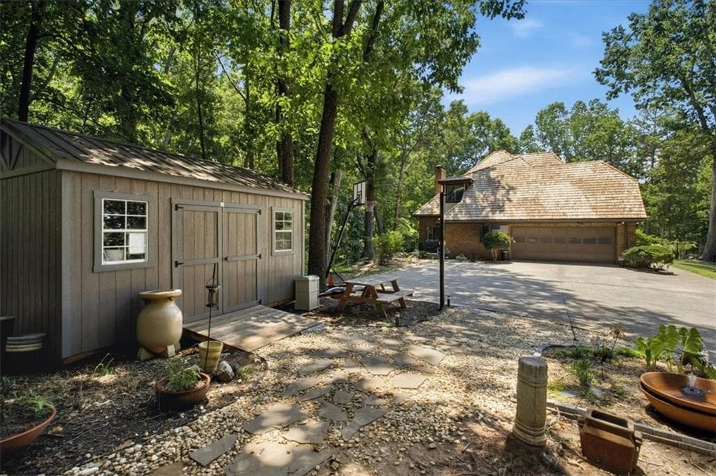 5 bedroom, 4 bathroom, 2,941 sq ft single family residence for sale at 4525 Mountain View Road, Oakwood, GA 30566 — photo 9