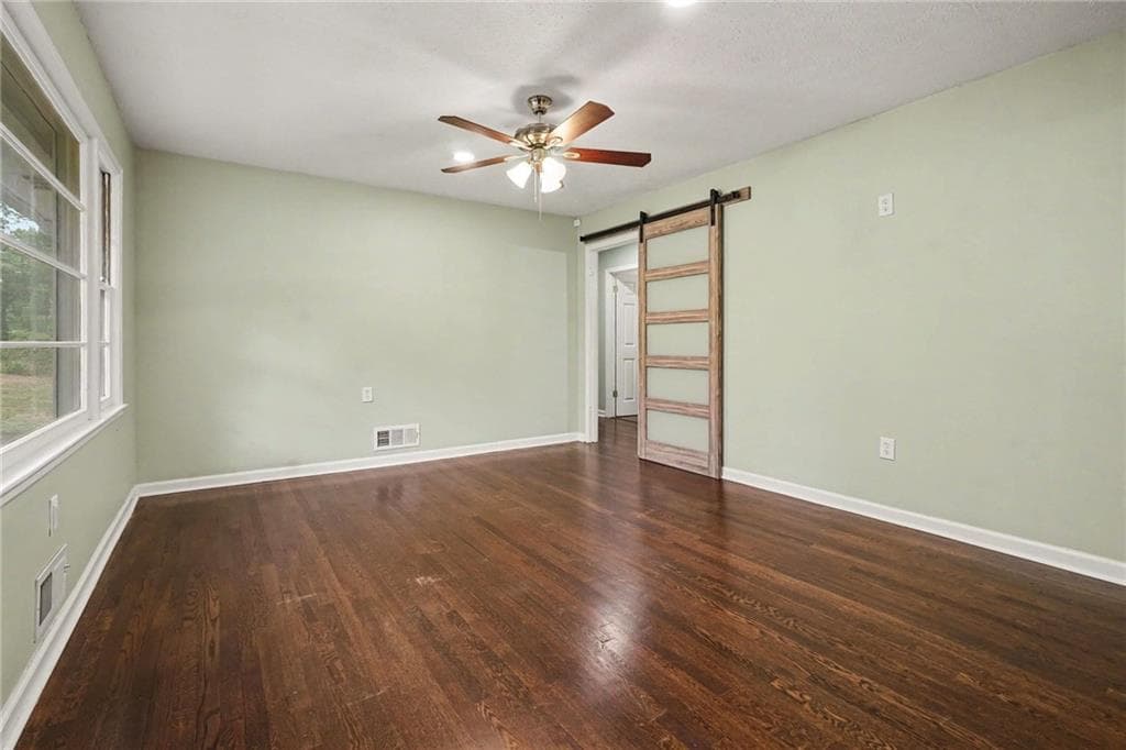 4 bedroom, 2 bathroom, 3,469 sq ft single family residence under contract at 3422 Highway 81, Oxford, GA 30054 — photo 6