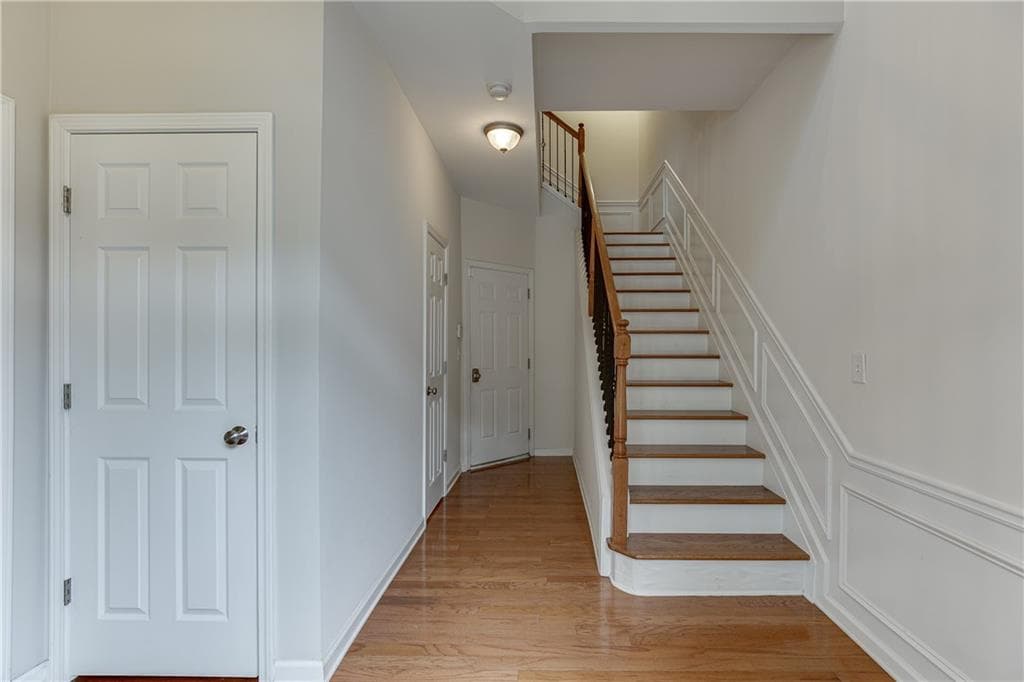 3 bedroom, 4 bathroom, 2,184 sq ft townhouse for rent at 2801 Loftview Square, Atlanta, GA 30339 for $3,300 a month — photo 4
