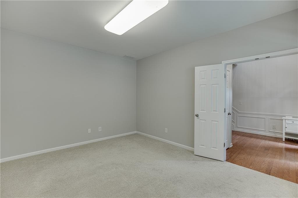 3 bedroom, 4 bathroom, 2,184 sq ft townhouse for rent at 2801 Loftview Square, Atlanta, GA 30339 for $3,300 a month — photo 6