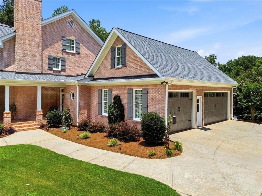 4 bedroom, 5 bathroom, 5,367 sq ft single family residence for sale at 135 Amy Lane, Canton, GA 30115 — photo 9