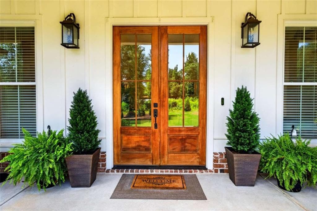 4 bedroom, 4 bathroom, 3,000 sq ft single family residence under contract at 1033 McLeod Estates Drive, Monroe, GA 30655 — photo 2