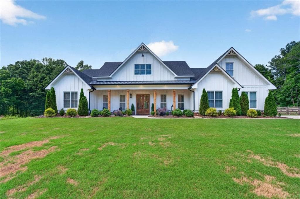 4 bedroom, 4 bathroom, 3,000 sq ft single family residence under contract at 1033 McLeod Estates Drive, Monroe, GA 30655 — photo 3