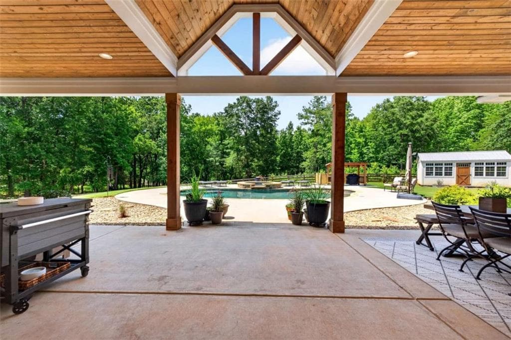 4 bedroom, 4 bathroom, 3,000 sq ft single family residence under contract at 1033 McLeod Estates Drive, Monroe, GA 30655 — photo 7