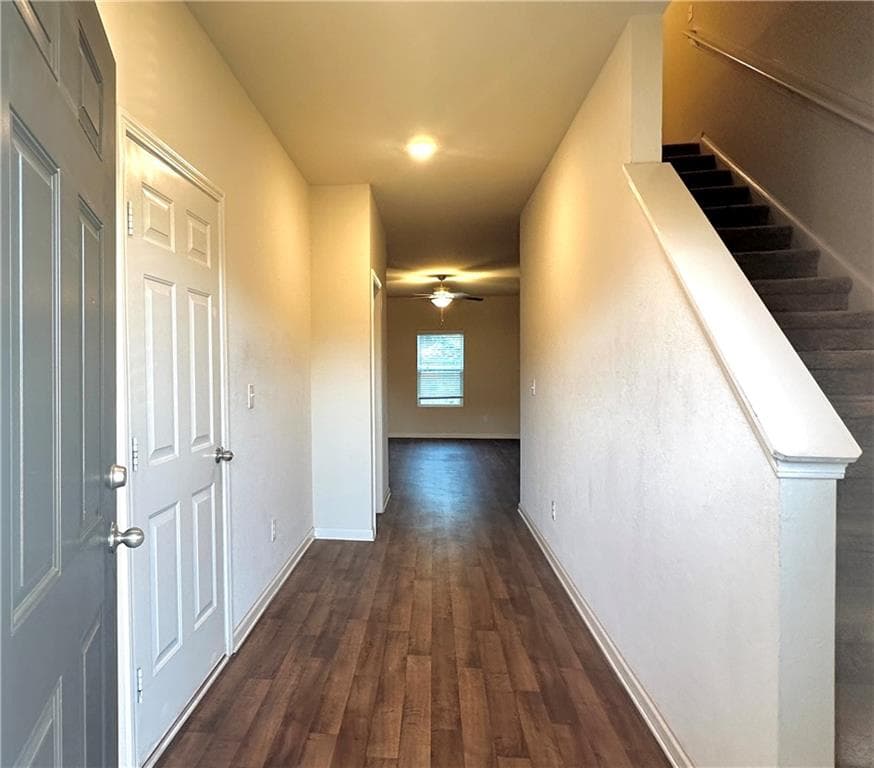 4 bedroom, 3 bathroom, 1,904 sq ft single family residence for rent at 916 Independence Avenue, Pendergrass, GA 30567 for $1,850 a month — photo 3