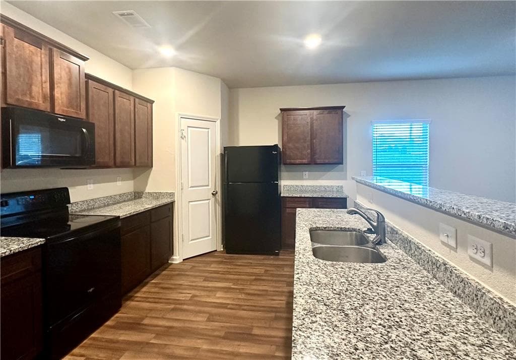 4 bedroom, 3 bathroom, 1,904 sq ft single family residence for rent at 916 Independence Avenue, Pendergrass, GA 30567 for $1,850 a month — photo 7