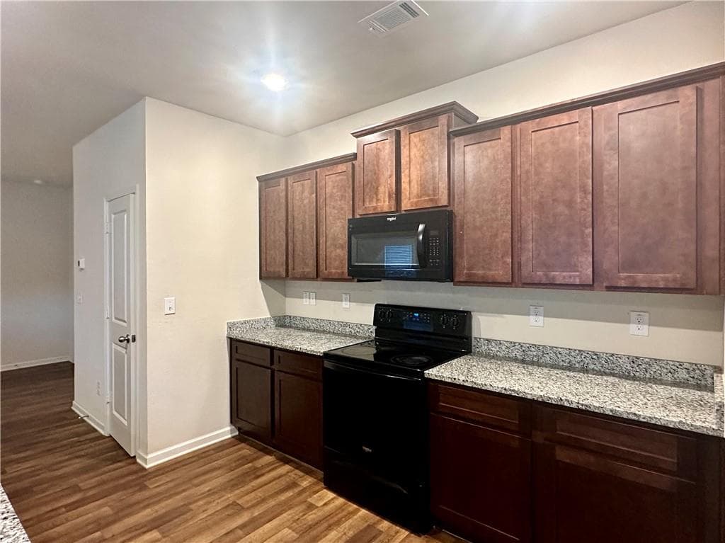 4 bedroom, 3 bathroom, 1,904 sq ft single family residence for rent at 916 Independence Avenue, Pendergrass, GA 30567 for $1,850 a month — photo 9