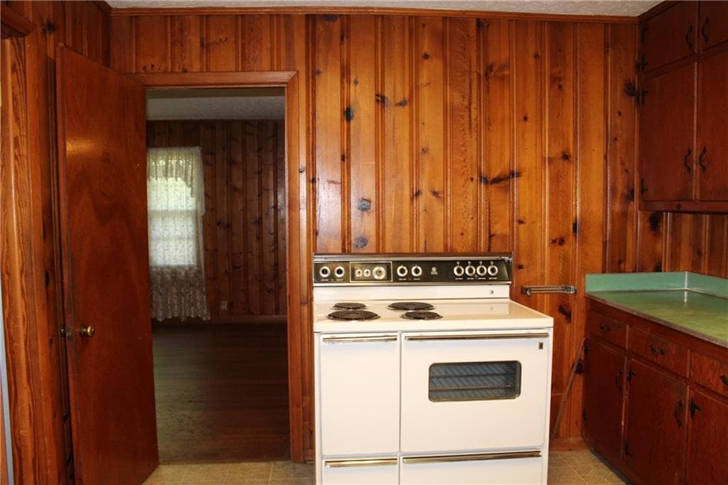 3 bedroom, 1 bathroom, 1,148 sq ft single family residence for rent at 1115 W Spring Street, Monroe, GA 30655 for $1,400 a month — photo 3