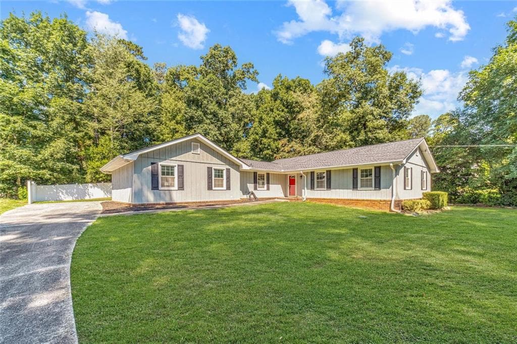 3 bedroom, 2 bathroom, 1,972 sq ft single family residence sold at 3245 Village Glen Trail, Snellville, GA 30039