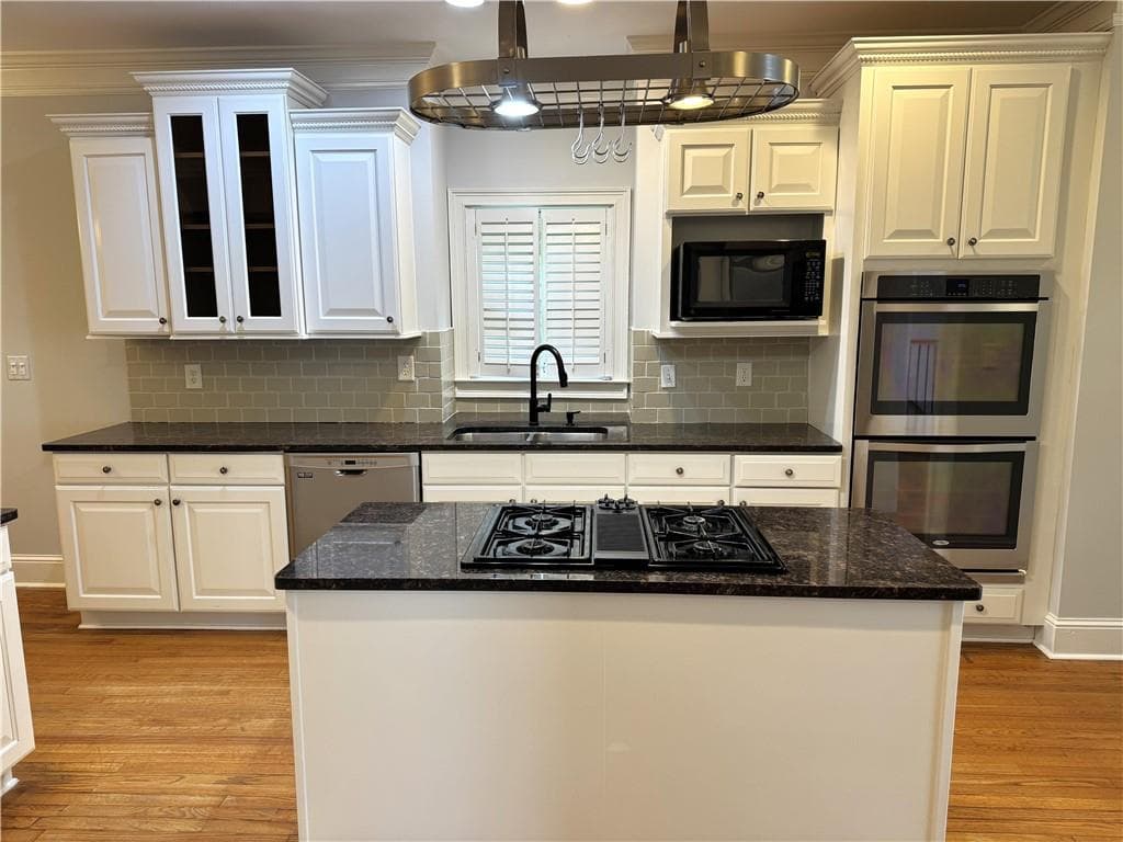 4 bedroom, 5 bathroom, 3,200 sq ft single family residence for rent at 871 Lenox Ct, Atlanta, GA 30324 for $4,300 a month — photo 8