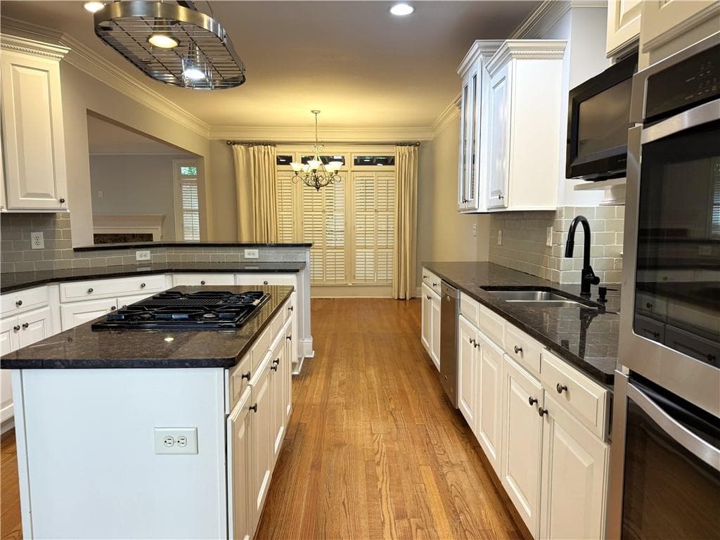 4 bedroom, 5 bathroom, 3,200 sq ft single family residence for rent at 871 Lenox Ct, Atlanta, GA 30324 for $4,300 a month — photo 9