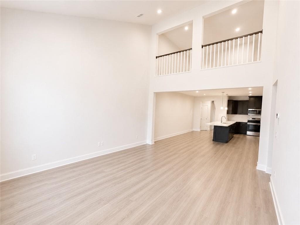 3 bedroom, 3 bathroom, 2,198 sq ft townhouse for sale at 320 Mayflower Drive, Mcdonough, GA 30253 — photo 7