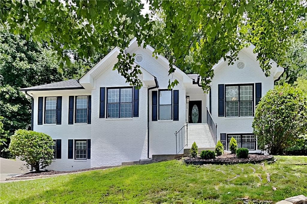 5 bedroom, 3 bathroom, 2,356 sq ft single family residence for rent at 530 Alcovy Springs Drive, Lawrenceville, GA 30045 for $2,500 a month — photo 1 of 21