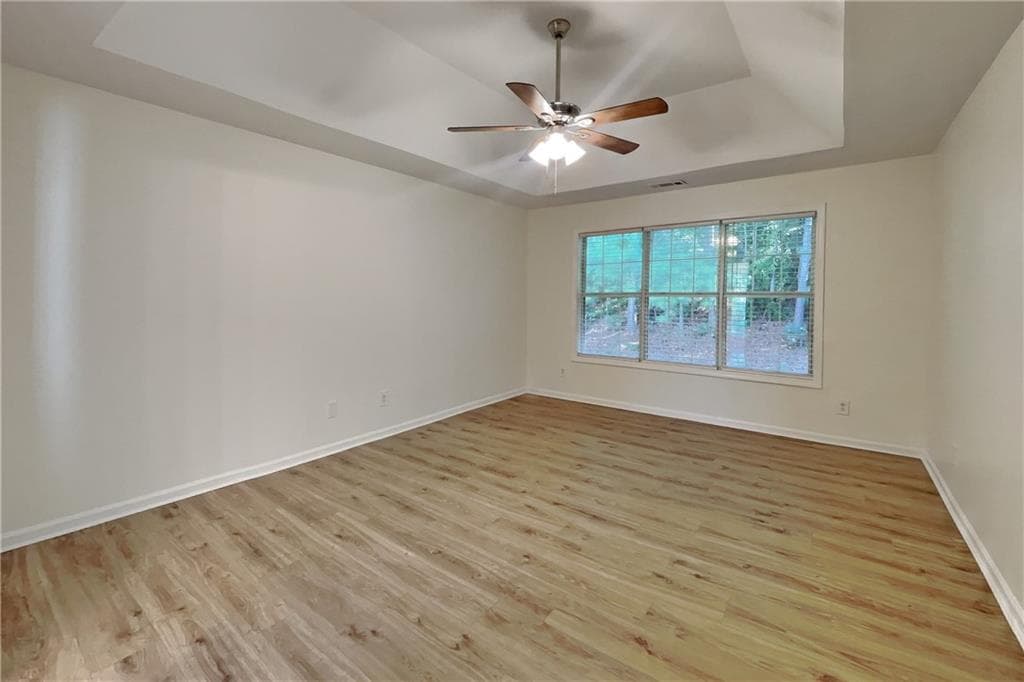 5 bedroom, 3 bathroom, 2,356 sq ft single family residence for rent at 530 Alcovy Springs Drive, Lawrenceville, GA 30045 for $2,500 a month — photo 9