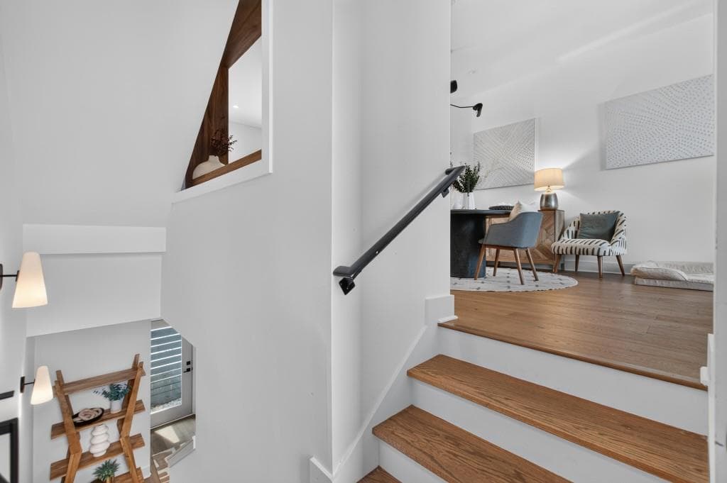 3 bedroom, 4 bathroom, 1,810 sq ft townhouse for sale at 1570 Flat Shoals Road 6, Atlanta, GA 30316 — photo 2