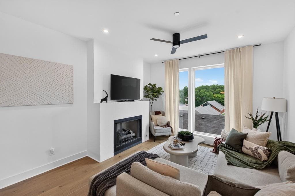 3 bedroom, 4 bathroom, 1,810 sq ft townhouse for sale at 1570 Flat Shoals Road 6, Atlanta, GA 30316 — photo 3