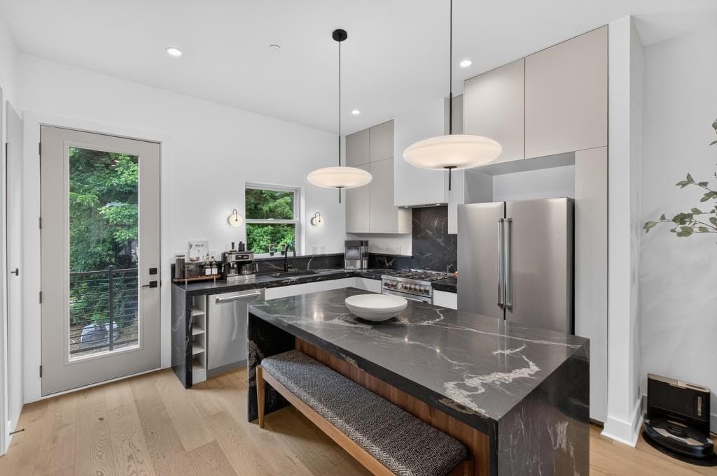3 bedroom, 4 bathroom, 1,810 sq ft townhouse for sale at 1570 Flat Shoals Road 6, Atlanta, GA 30316 — photo 7
