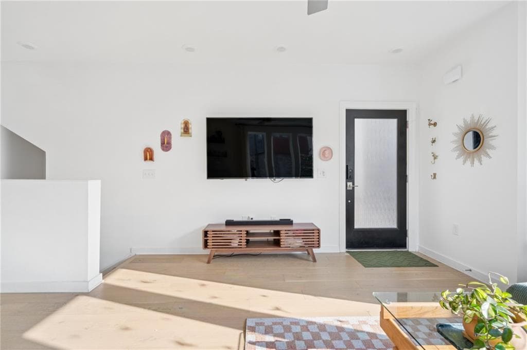 2 bedroom, 2 bathroom, 1,718 sq ft townhouse for sale at 403 Pratt Drive 1001, Atlanta, GA 30315 — photo 3