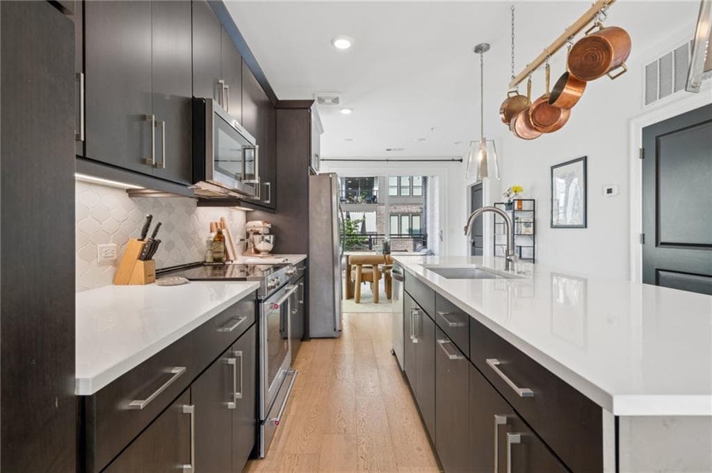 2 bedroom, 2 bathroom, 1,718 sq ft townhouse for sale at 403 Pratt Drive 1001, Atlanta, GA 30315 — photo 8