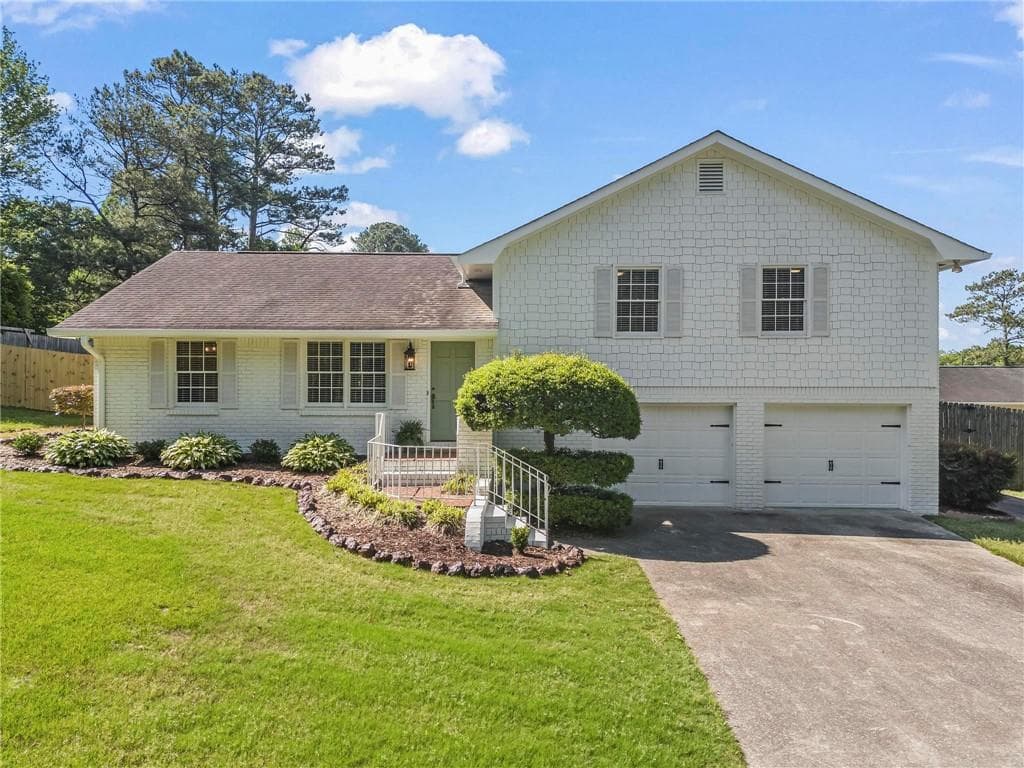 3 bedroom, 2 bathroom, 1,553 sq ft single family residence for rent at 37 Skyview Circle, Cartersville, GA 30120 for $2,250 a month — photo 1 of 40