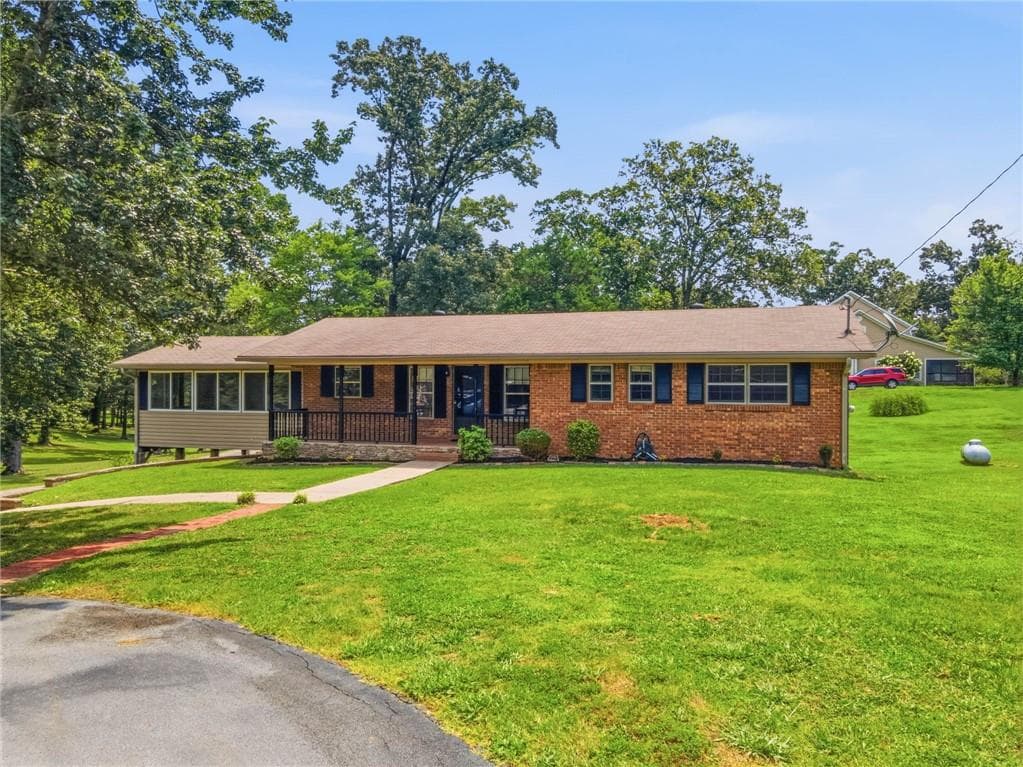 3 bedroom, 2 bathroom, 1,113 sq ft single family residence under contract at 379 Hunt Road, Calhoun, GA 30701