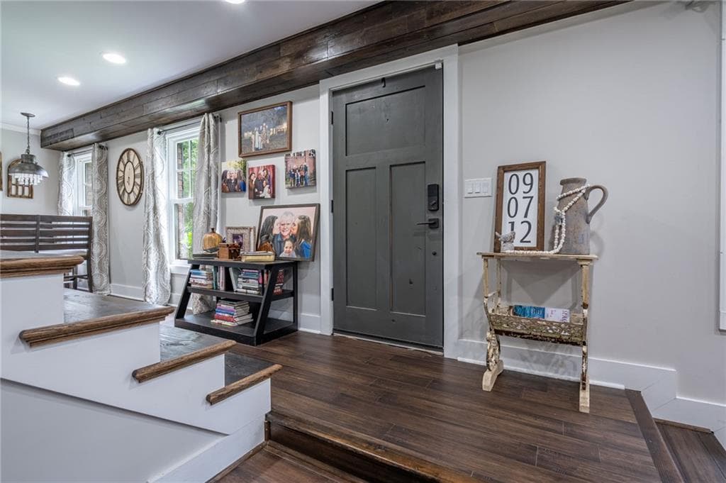 5 bedroom, 5 bathroom, 4,068 sq ft single family residence for sale at 400 Race Horse Drive, Summerville, GA 30747 — photo 4