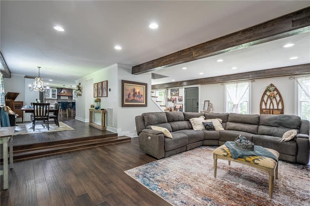 5 bedroom, 5 bathroom, 4,068 sq ft single family residence for sale at 400 Race Horse Drive, Summerville, GA 30747 — photo 6
