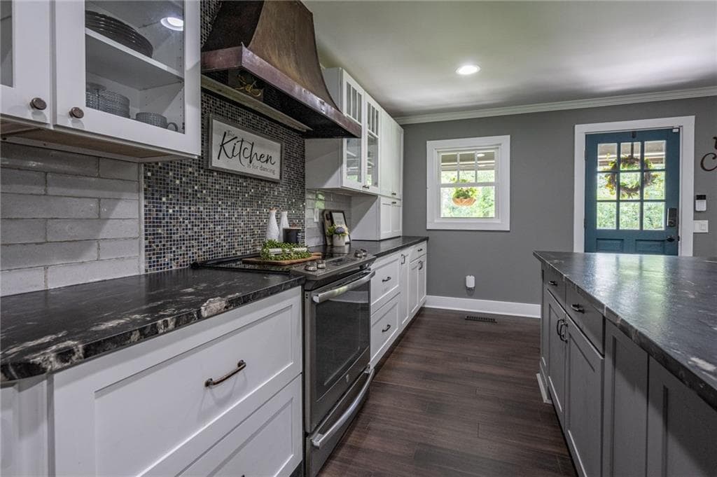 5 bedroom, 5 bathroom, 4,068 sq ft single family residence for sale at 400 Race Horse Drive, Summerville, GA 30747 — photo 10