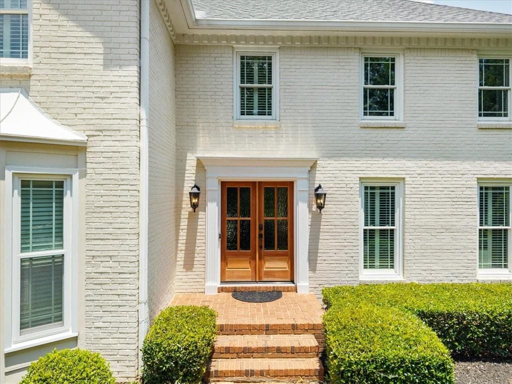 5 bedroom, 4 bathroom, 4,660 sq ft single family residence for sale at 425 Red Jacket Way, Alpharetta, GA 30005 — photo 4